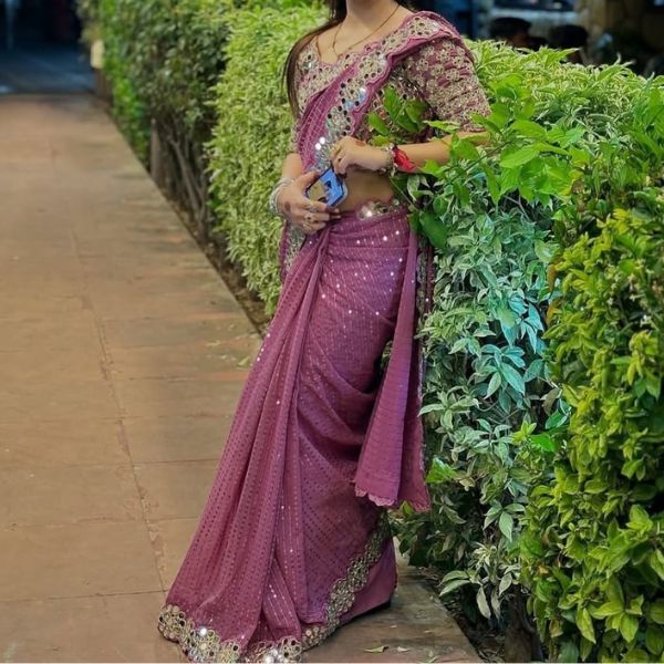 Heavy Banarasi Crush Embroidered Saree Set (2)