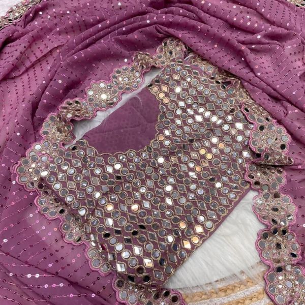 Heavy Banarasi Crush Embroidered Saree Set (4)